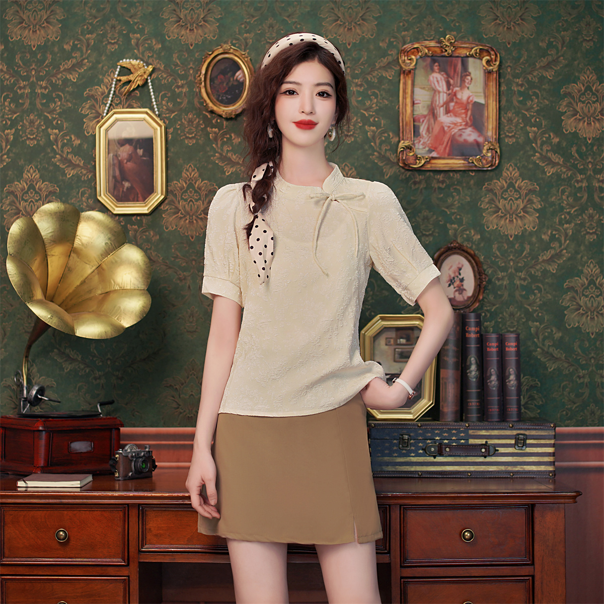 Women's Summer Two-Piece Set with Short Sleeve Top and Shorts - Style a403fc - Image 4