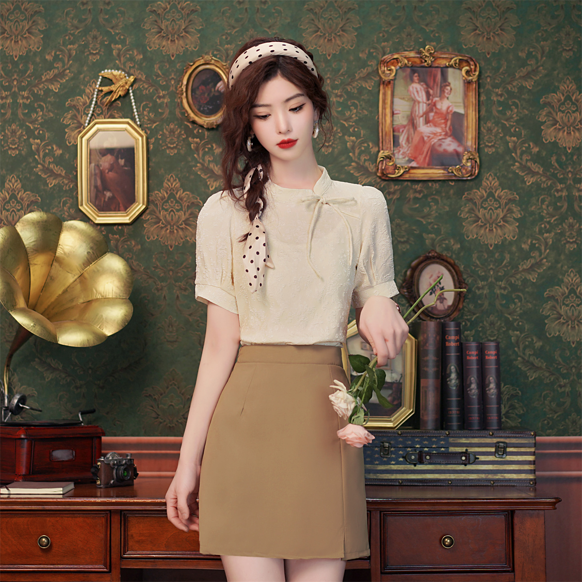 Women's Summer Two-Piece Set with Short Sleeve Top and Shorts - Style a403fc