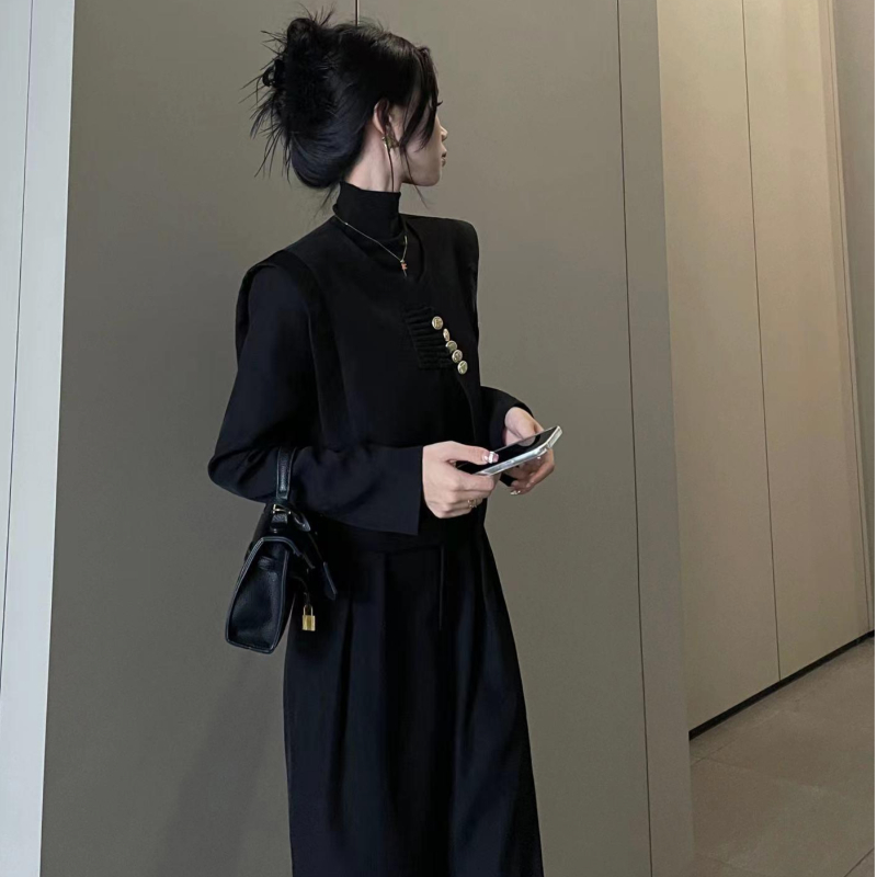 New Chinese Style Two-Piece Set for Women | Black Long Sleeve Slim Fit Top and Pants - Image 4