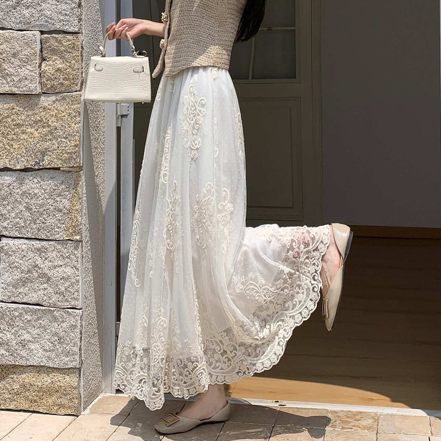 French Vintage Embroidered High Waist Flared Skirt - Image 3