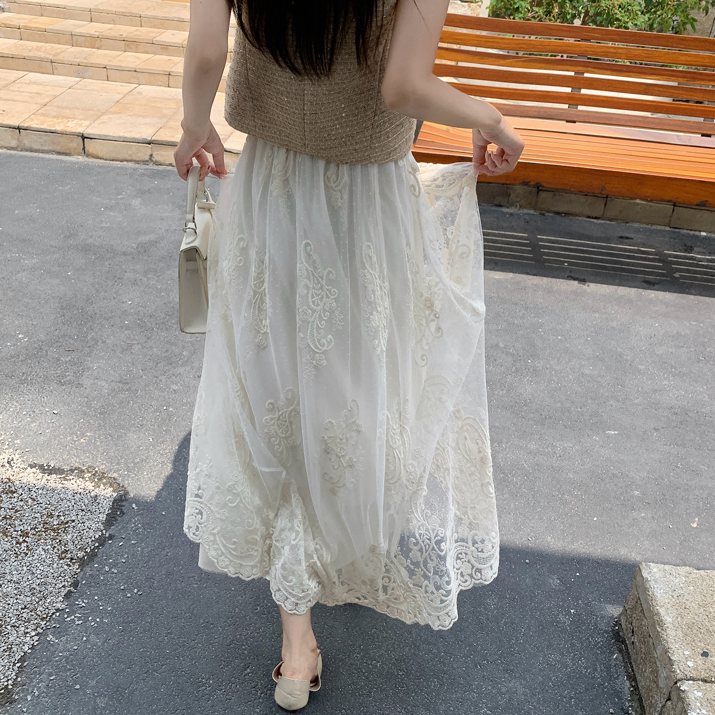 French Vintage Embroidered High Waist Flared Skirt - Image 4