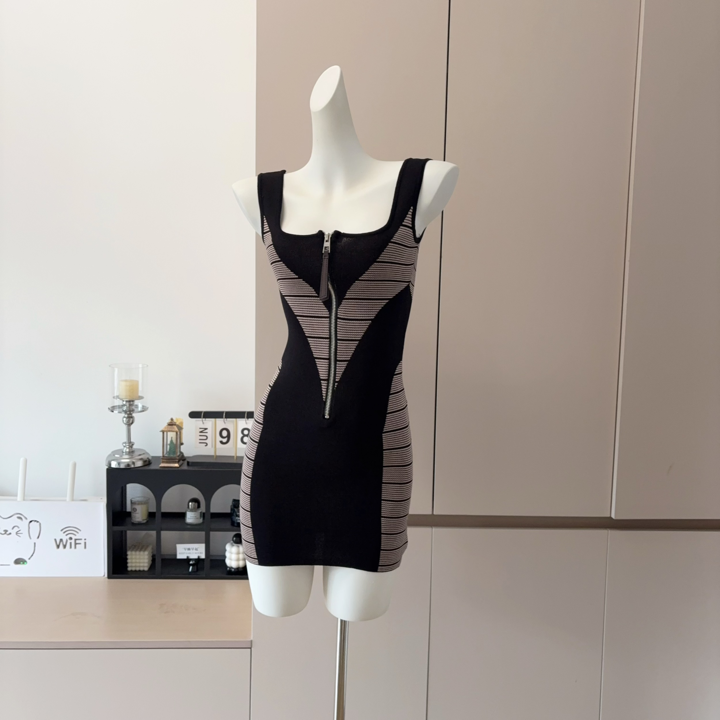 Striped V-Neck Bustier Cami Bodycon Dress - Image 4
